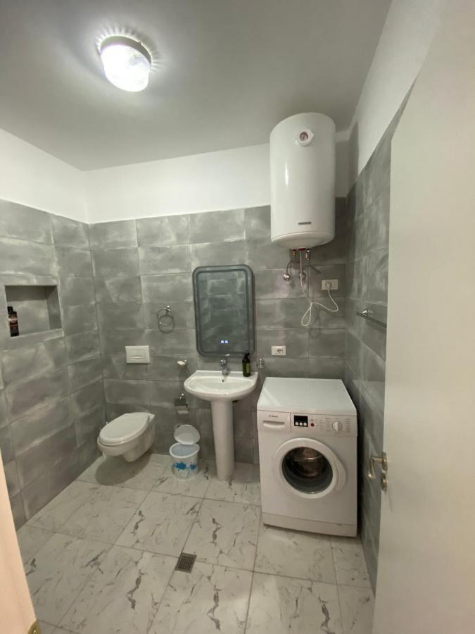 Eq Apartaments Тирана Екстериор снимка
